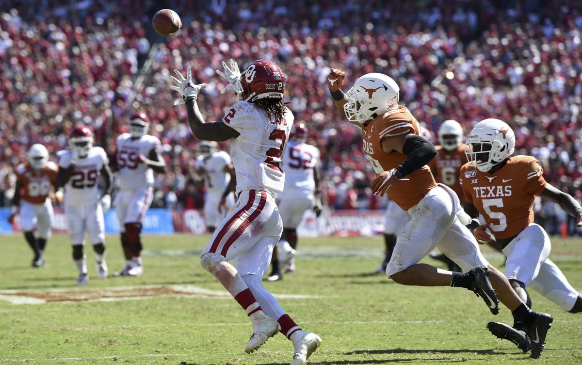 Hurts Td Passes Lead No 6 Sooners Past No 11 Texas 34 27