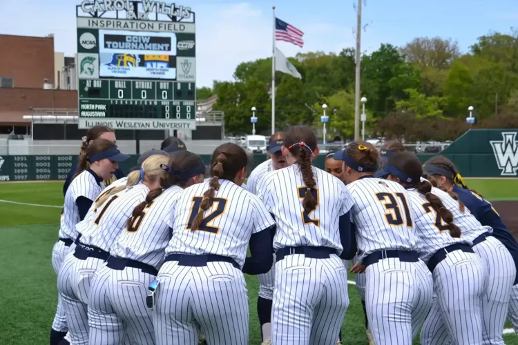 Softball falls to IWU; advances to championships after walk-off against North Central