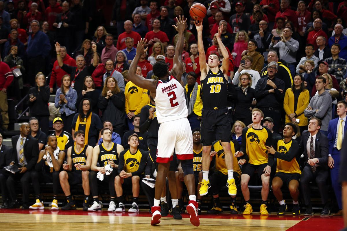There S No Magic To Iowa Hawkeye Basketball Late Heroics College
