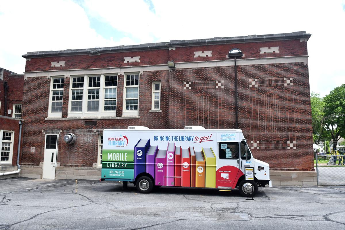 052820-qct-bookmobile-038