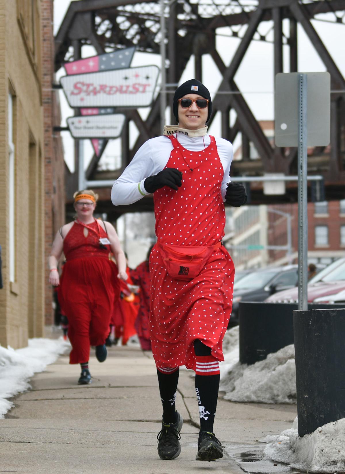 Photos Quad Cities Hash House Harriers 2019 Red Dress Run
