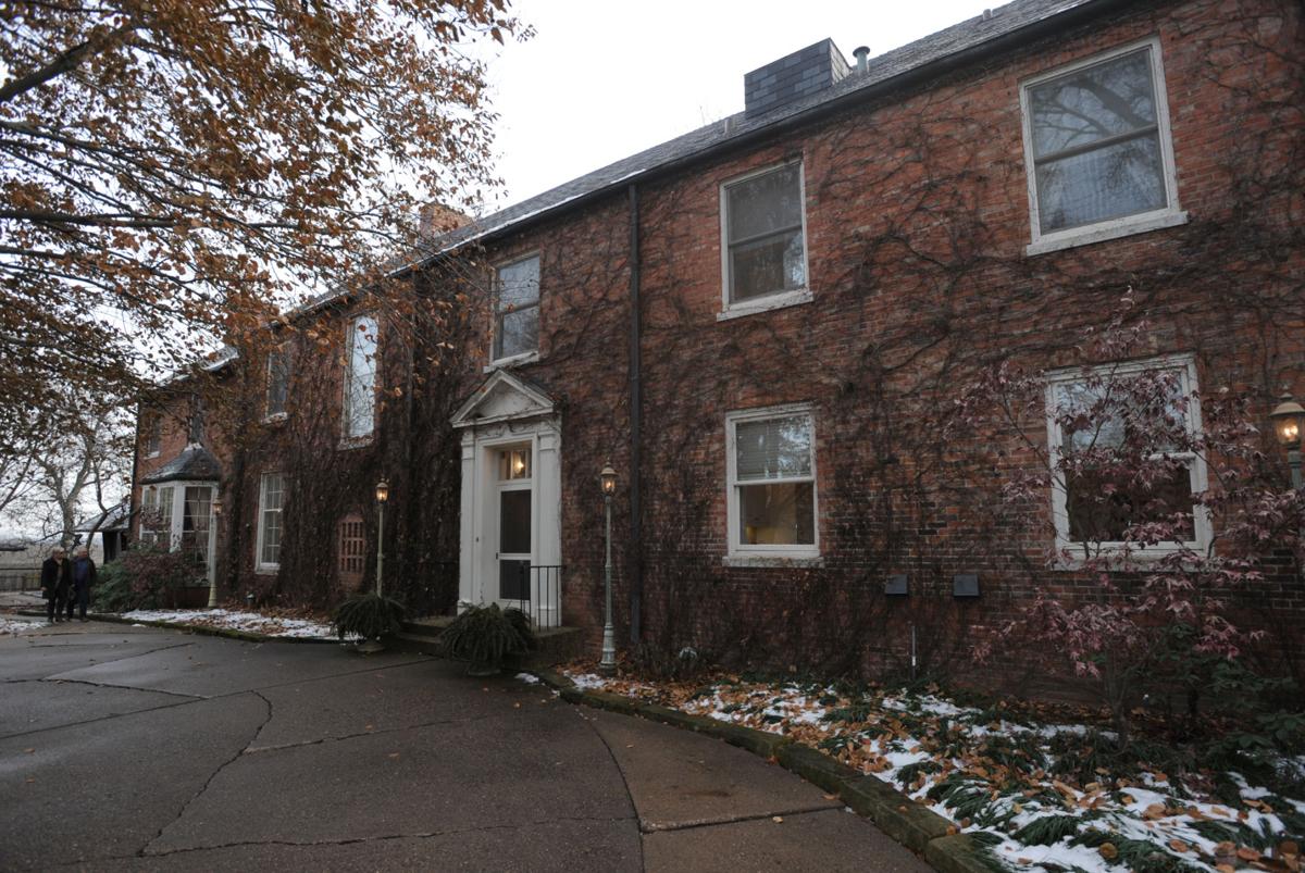 The 'Hewitt Mansion' photo tour Life