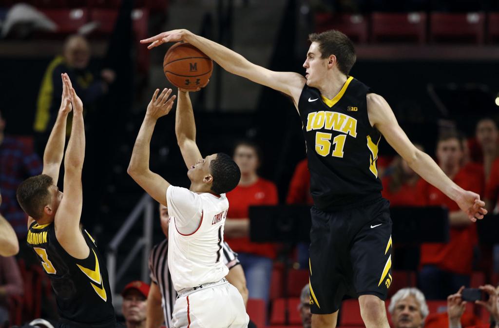 Iowa Falls To 0 5 In Big Ten With Loss At Maryland Sports