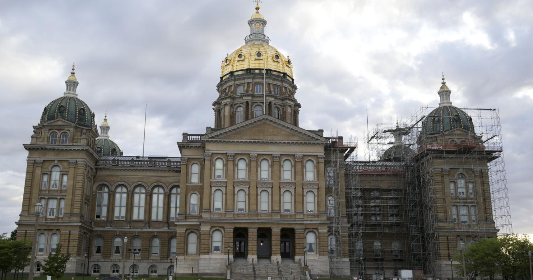 Iowa lawmakers seek greater say, notice when laws challenged - Vimarsana News