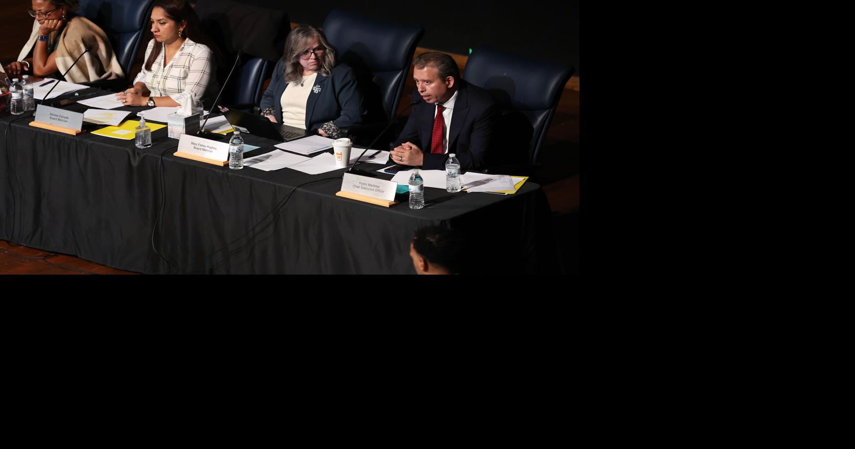 Entire Chicago Board of Education to resign as mayor continues push to