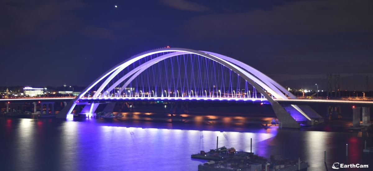 Arch lights, I-74 bridge