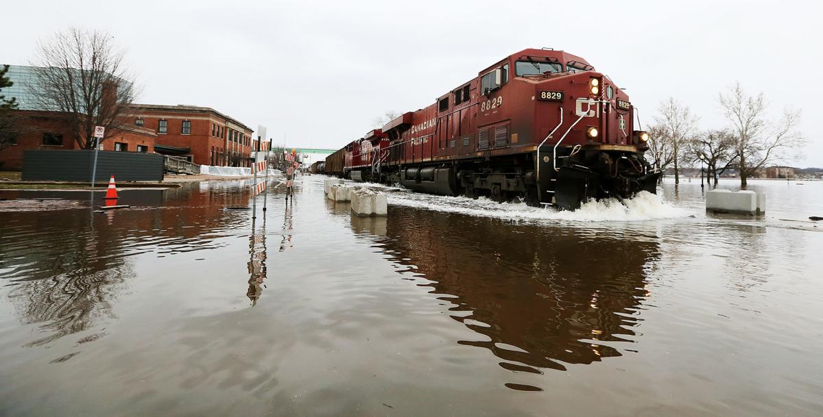 Thursday Briefing Record Warmth A Video Trip Down I 74 Christmas At The Zoo And Favorite Images From 2019 Local News Qconline Com A train in davenport, iowa, pushed through floodwaters on sunday, march 24, after the mississippi river overflowed its banks and left portions of the city submerged. thursday briefing record warmth a