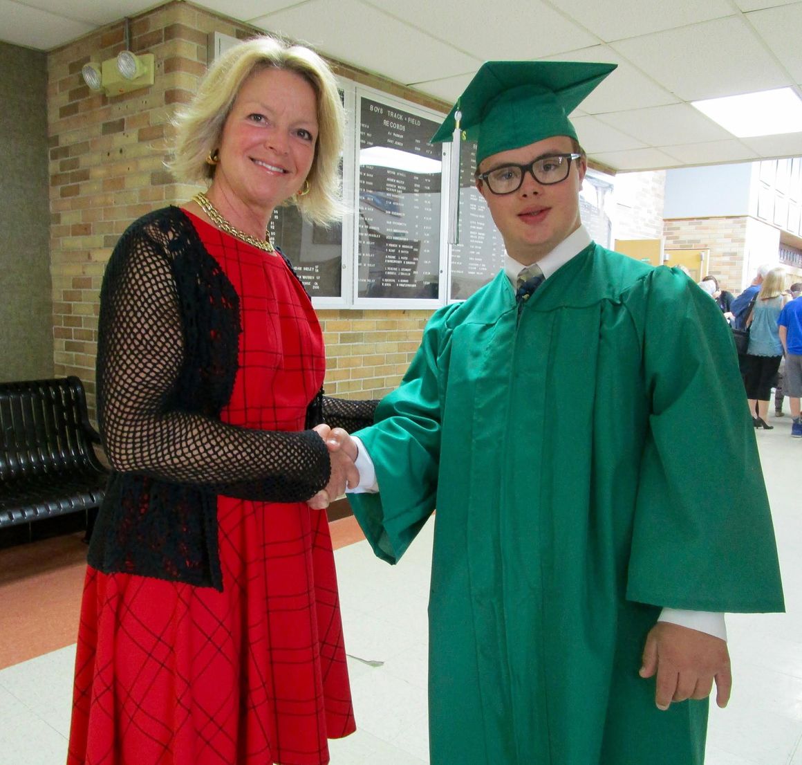 Graduates bid farewell to Geneseo High School Local