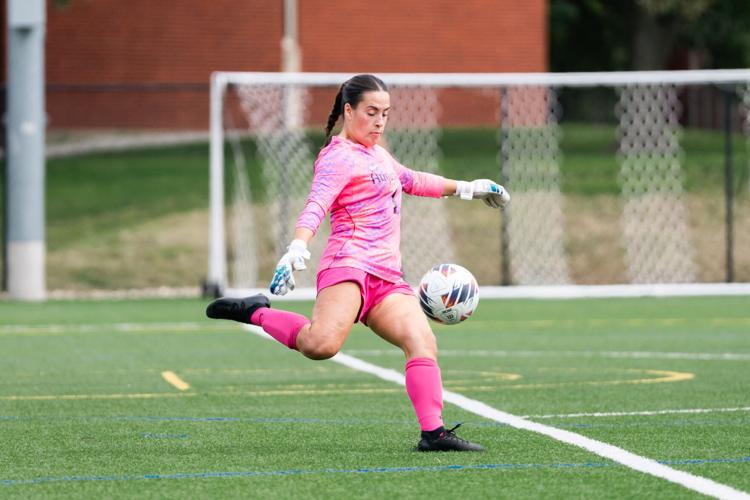 Battle of Vikings ends in 0-0 draw for women’s soccer