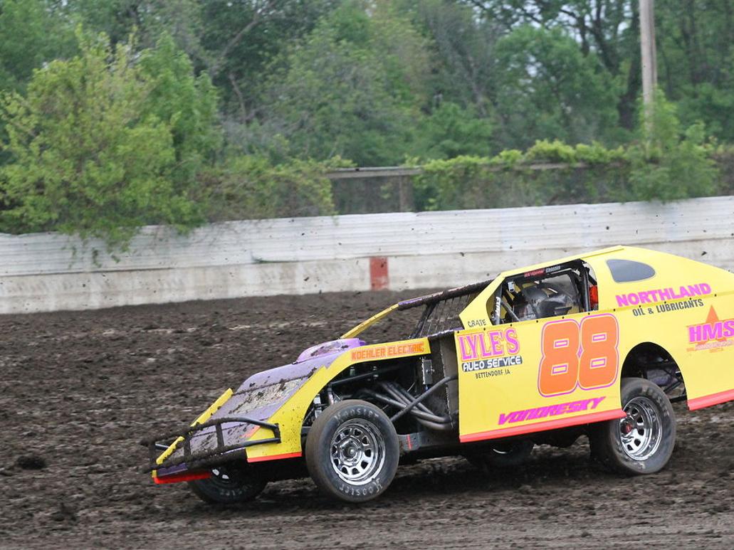 Q C Driver S Spotlight Tony Vondresky No 88 Imca Modified Sports Qconline Com