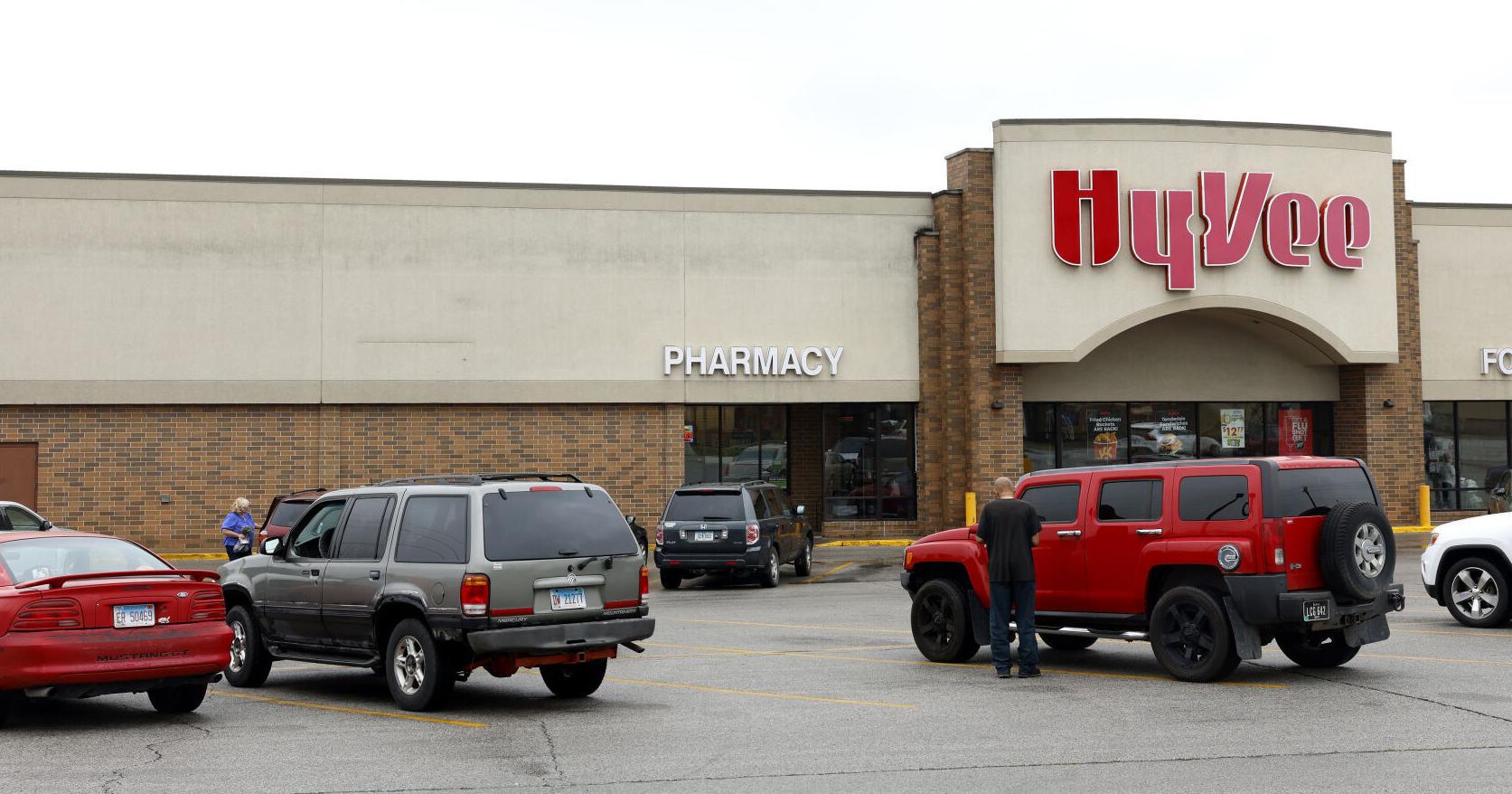 Looming closure hard hit for Rockingham Road Hy-Vee shoppers - Vimarsana News
