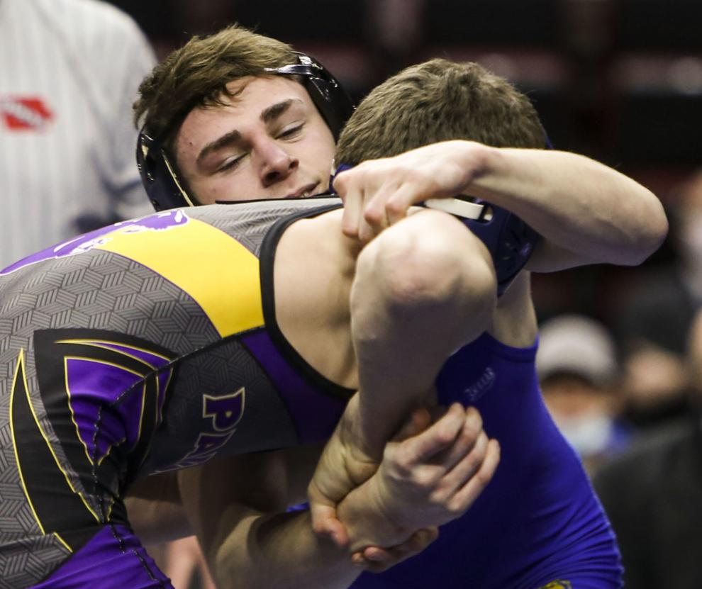 Photos Finals at 2021 IHSAA State Wrestling Tournament