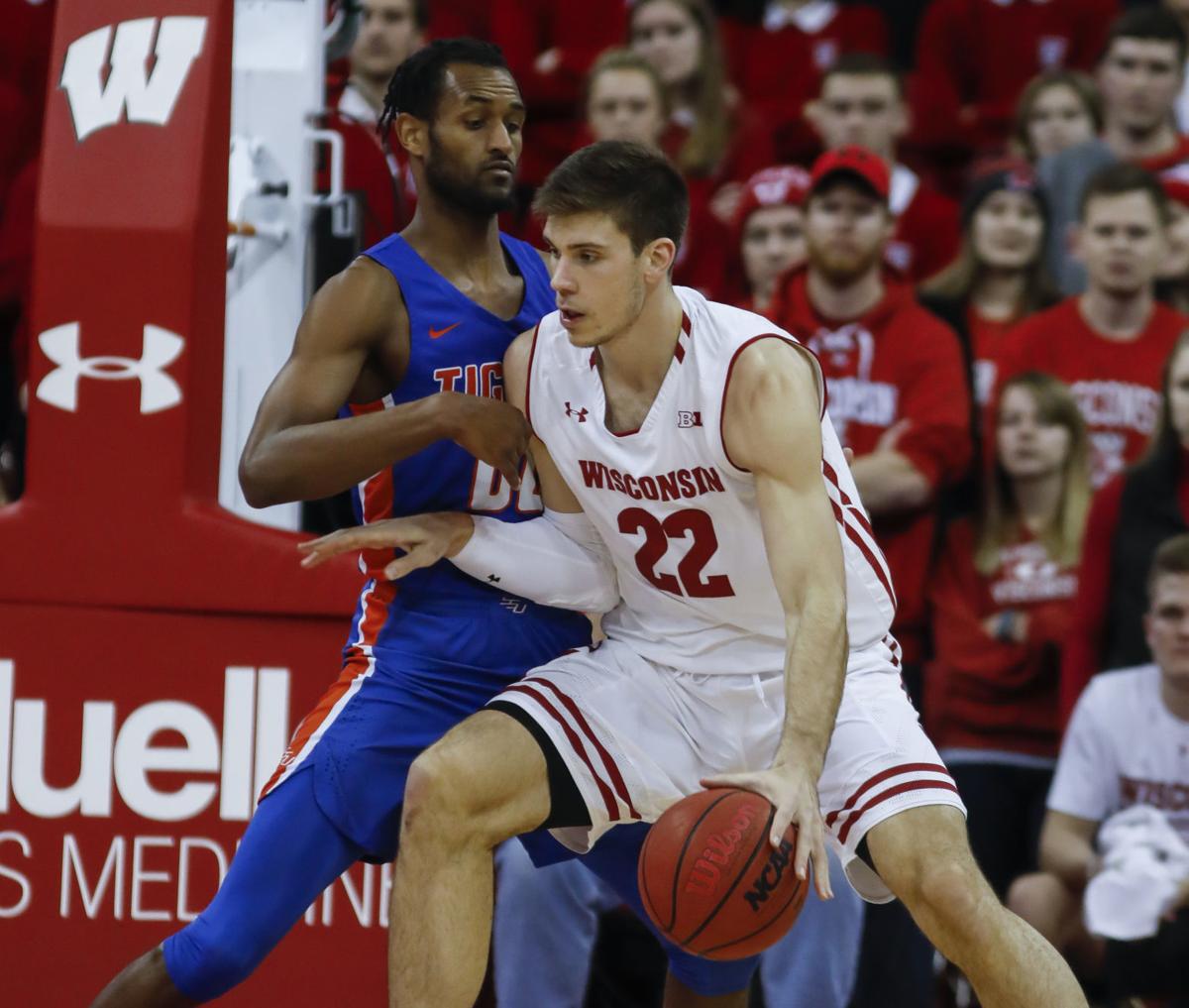 No 16 Wisconsin Overwhelms Savannah State 101 60 College Sports