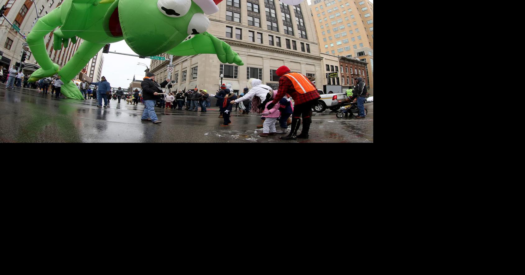 Outlook for Festival of Trees Holiday Parade in Davenport Chilly, but