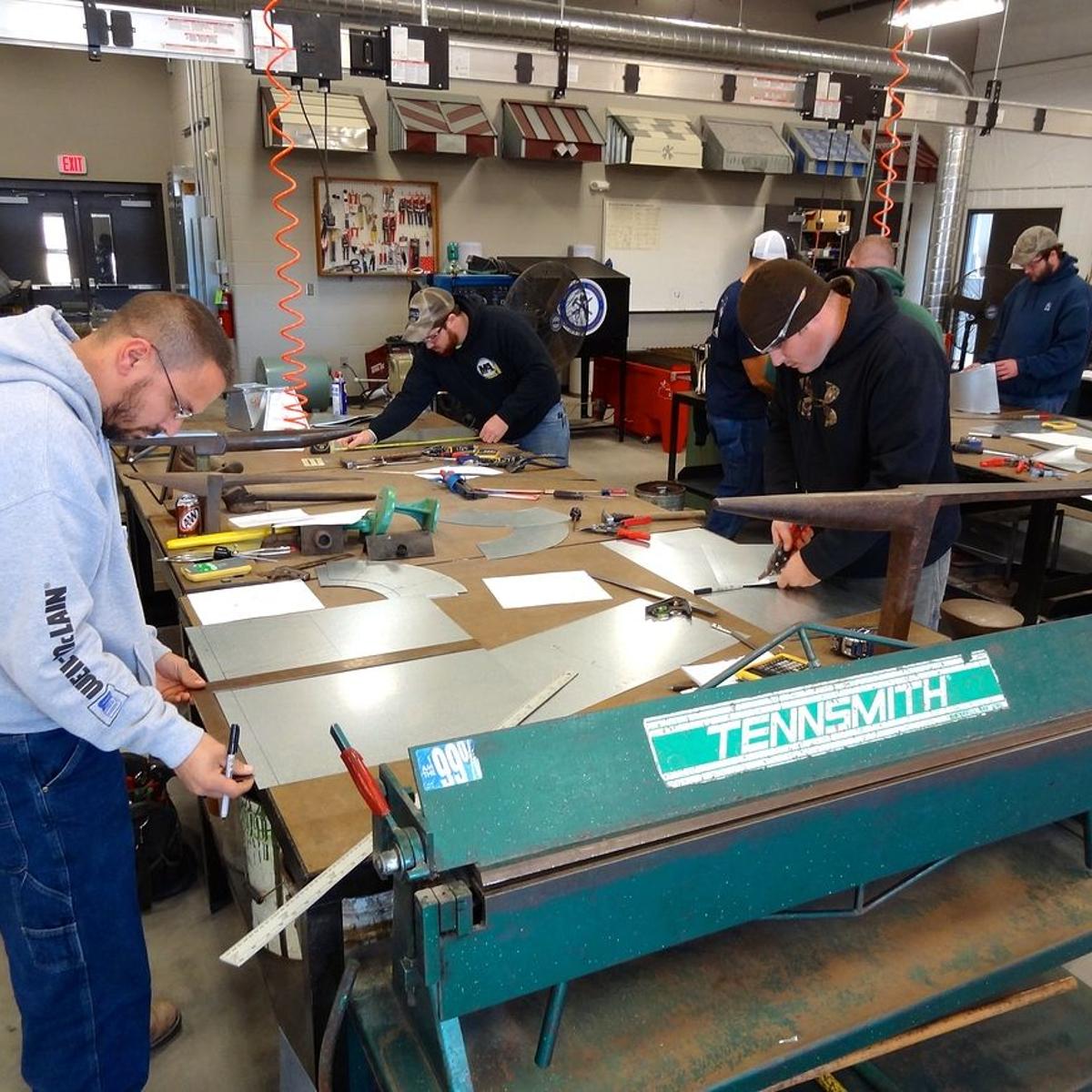 Expansion Allows For More Training Of Sheet Metal Workers Business Qconline Com