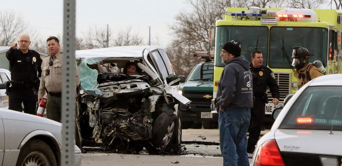 Updated Headon crash on U.S. 67 sends 2 to Iowa City