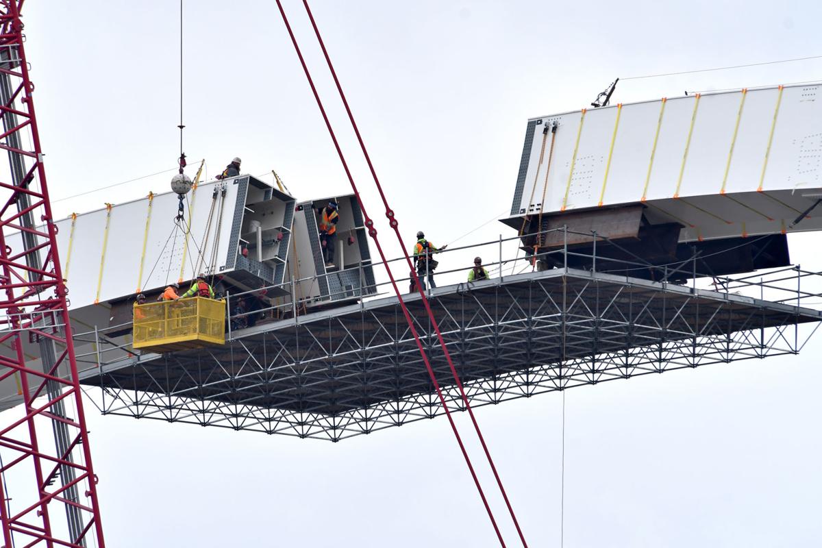 042420-qc-nws-bridge-169