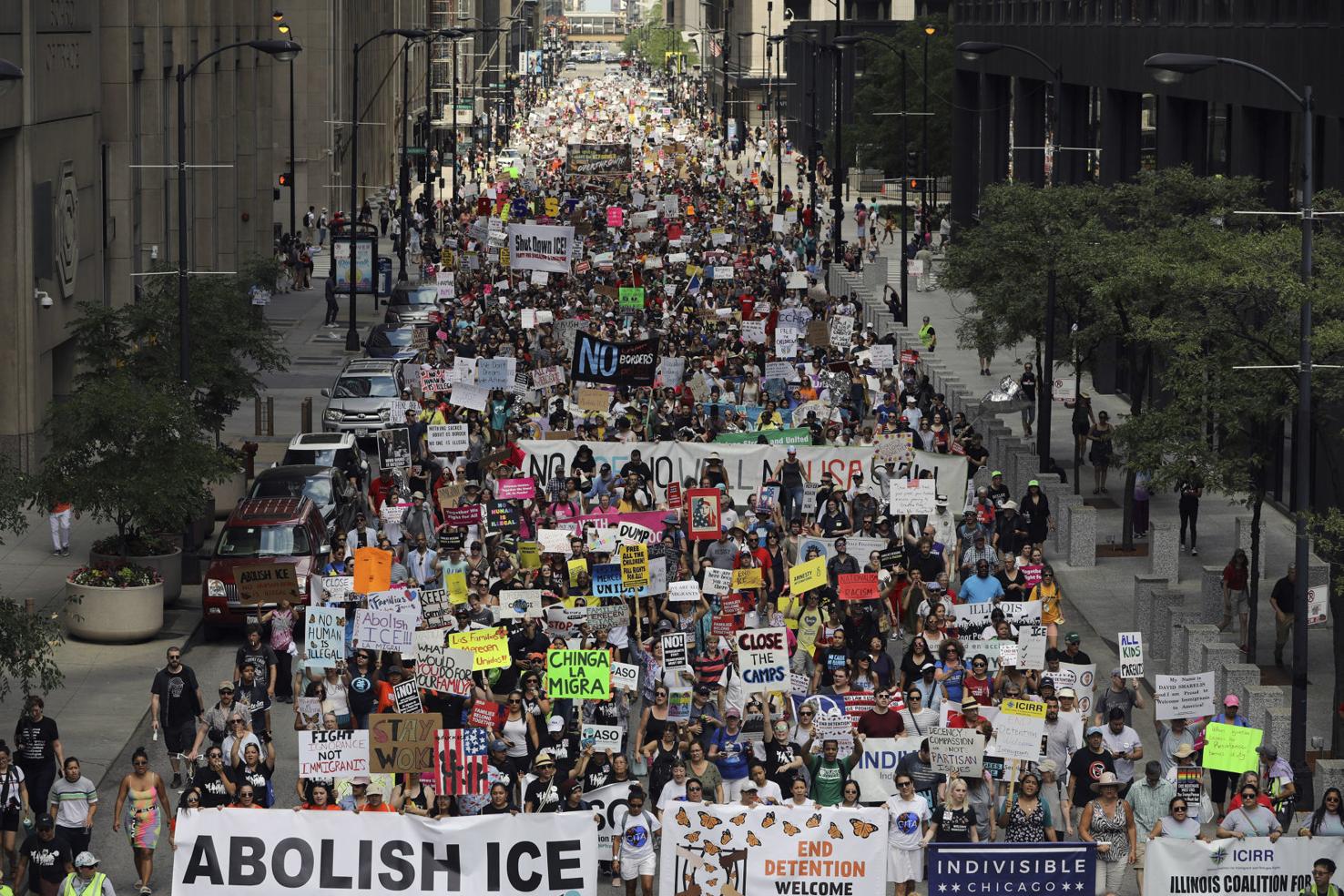 Thousands protest Trump immigration policies in Chicago