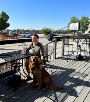 Iowa Quad-Cities restaurants, bars, coffee shops with pet-friendly patios