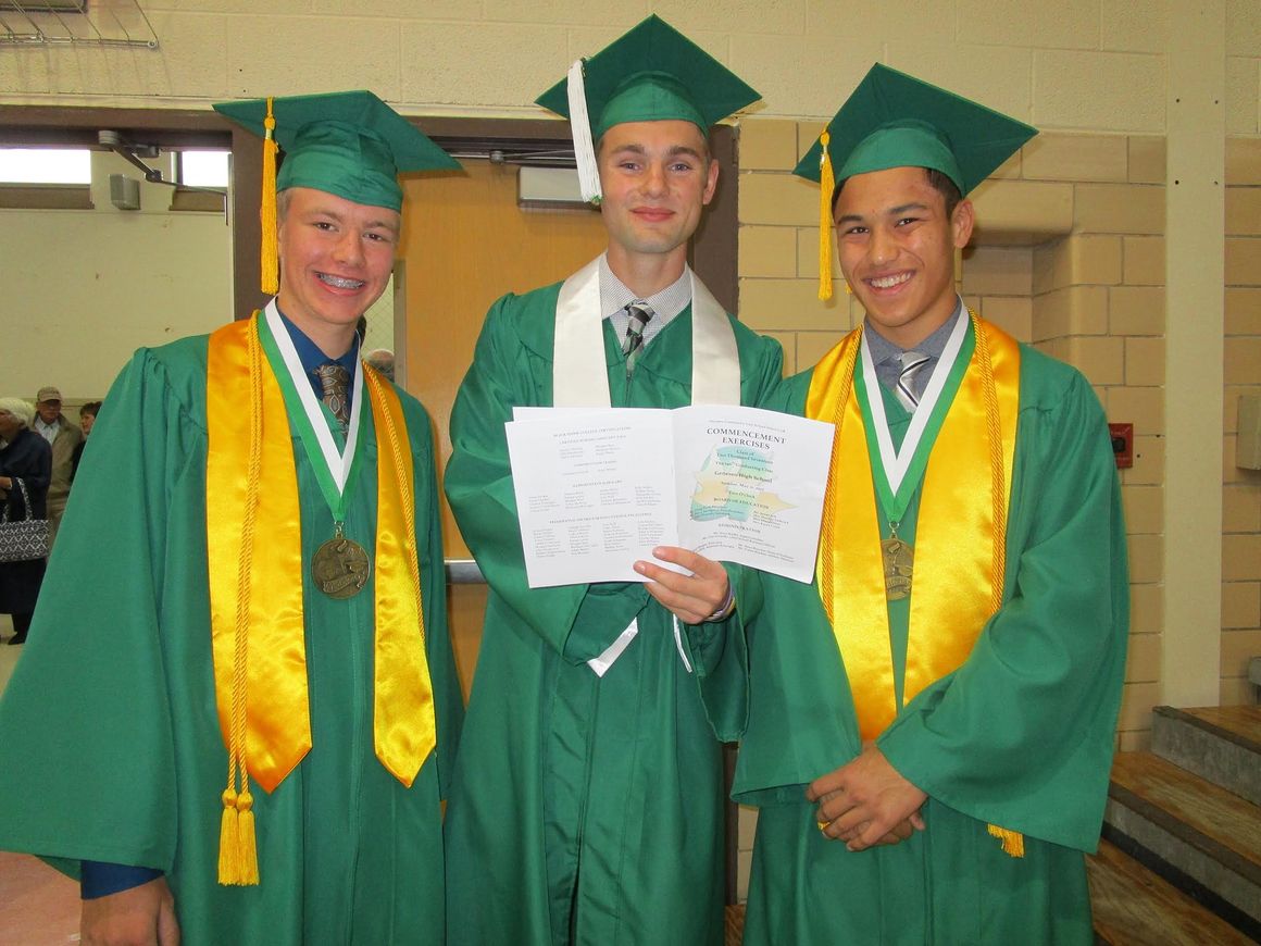 Graduates bid farewell to Geneseo High School Local