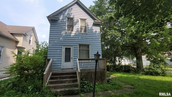 2 Bedroom Home in Moline - $66,000