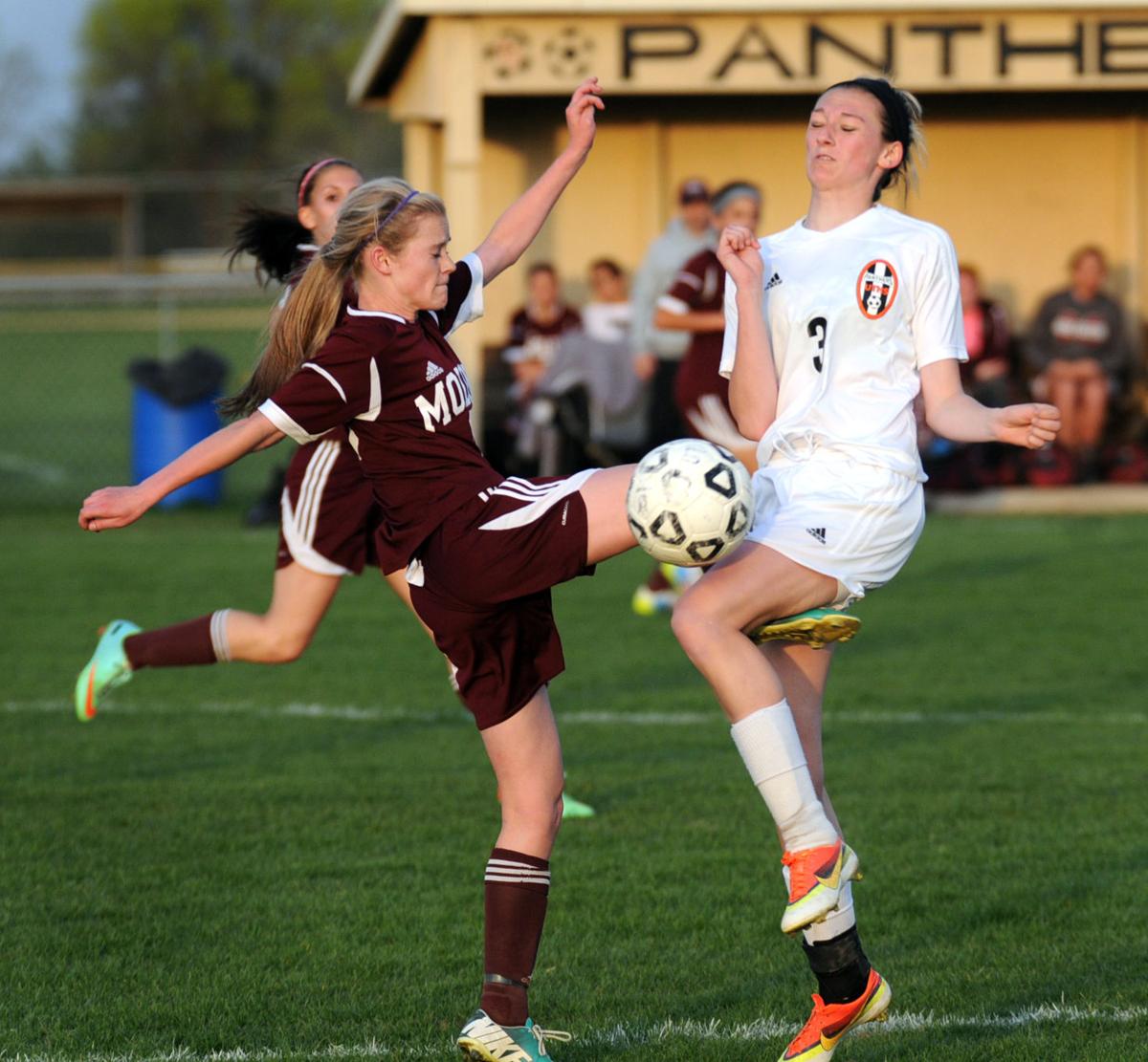 Moline tops UT, stays undefeated in WB6 girls' soccer race