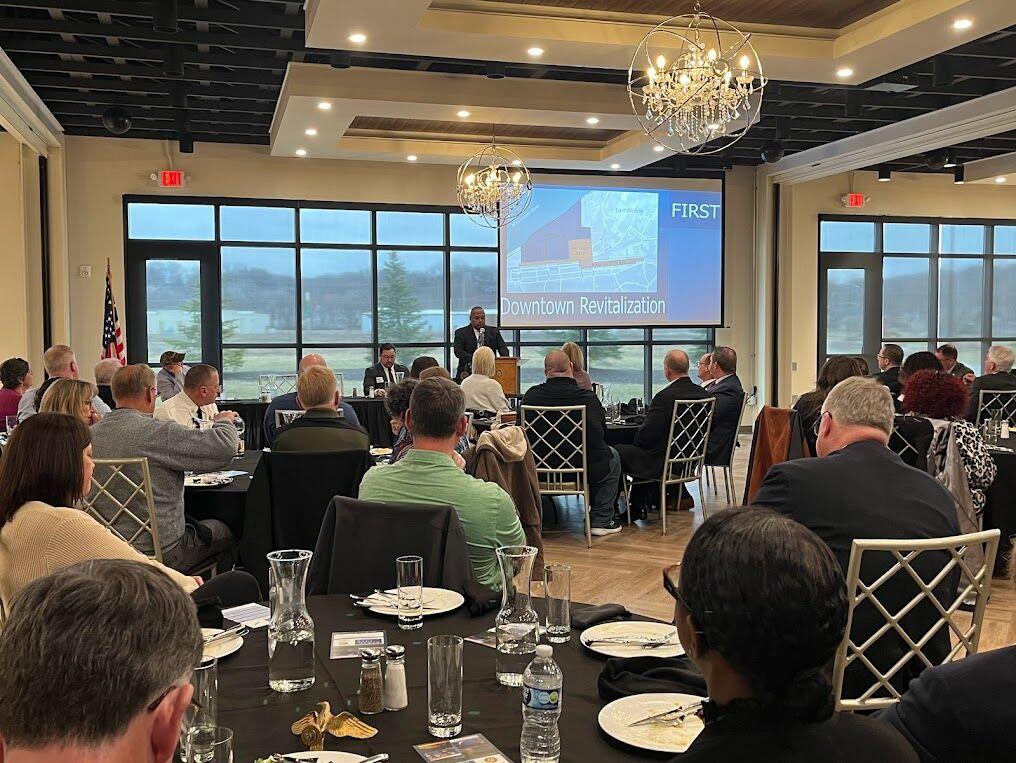 Mayor Reggie Freeman deilvers East Moline State of the City