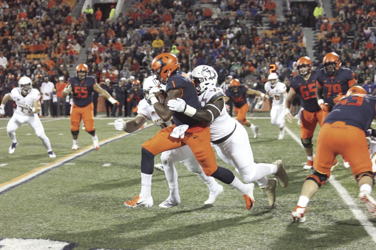 Wiu Gives Fighting Illini A Battle College Sports Qconline Com