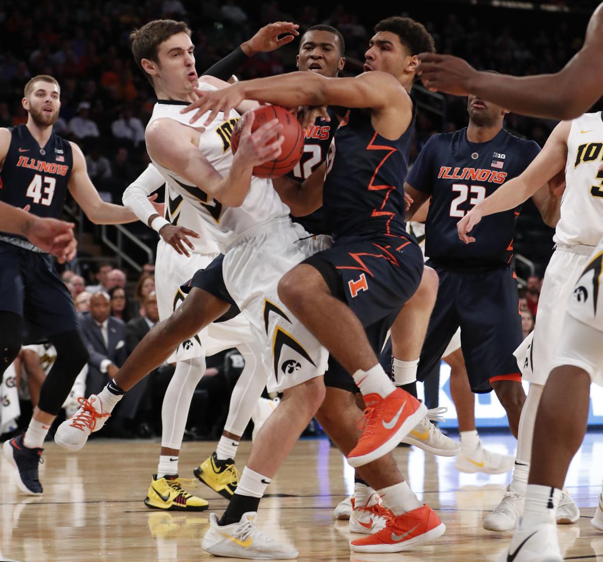 Hawks Finally Score Tourney W College Sports Qconline Com