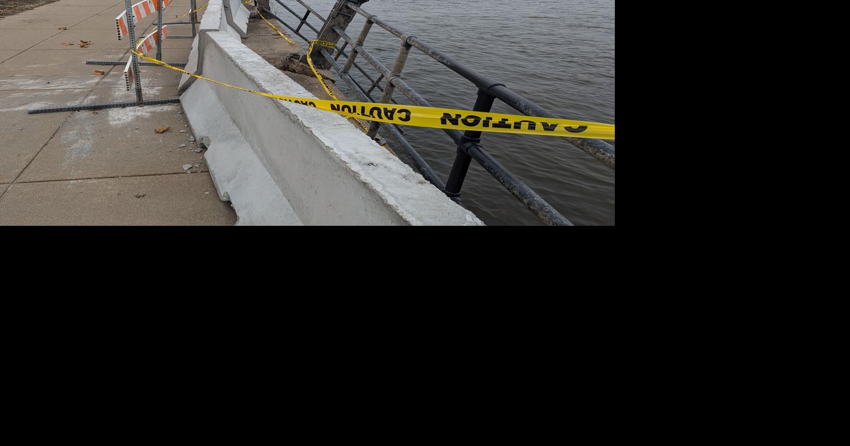 LeClaire Park railing damaged in Davenport crash