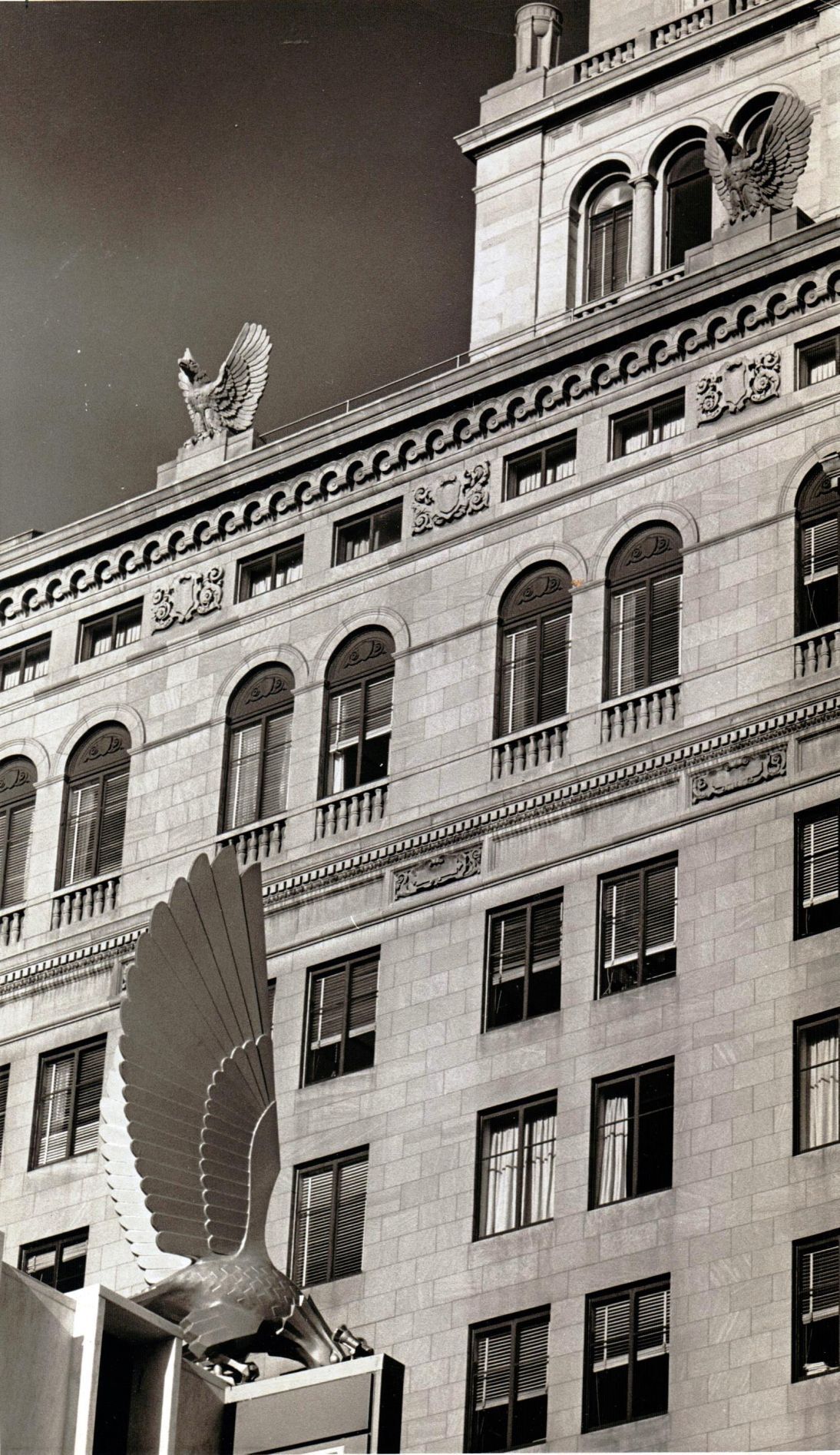 19660506 -- Davenport Bank & Trust Co. Building
