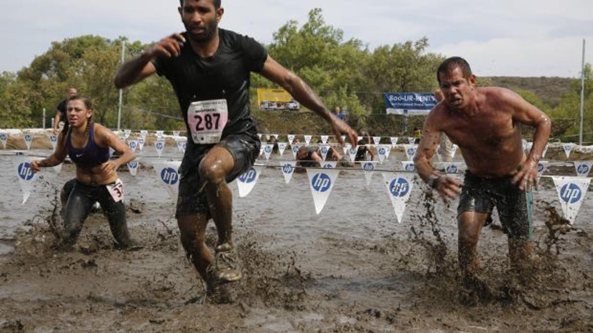 In Big Money Obstacle Races Mud And Risk Are Par For The Course Life Qconline Com