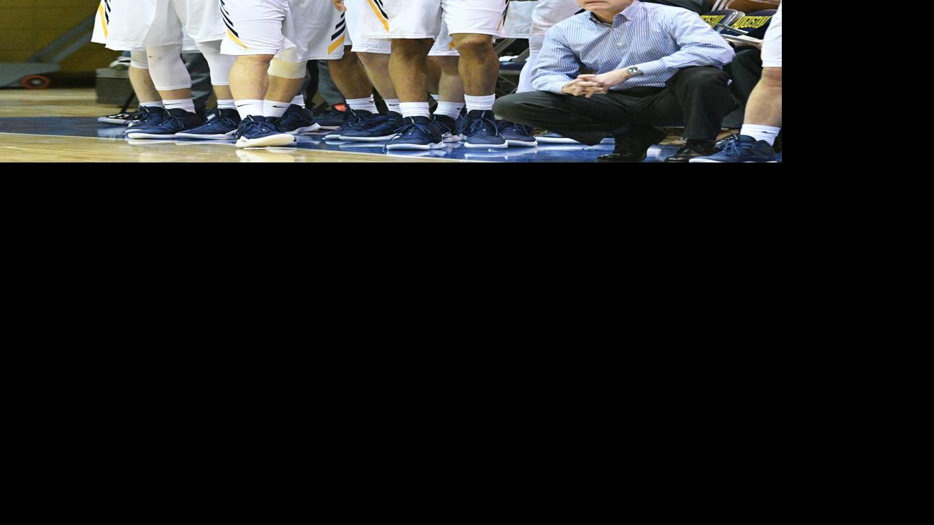 Augustana Men S Basketball Takes Over No 1 Ranking College