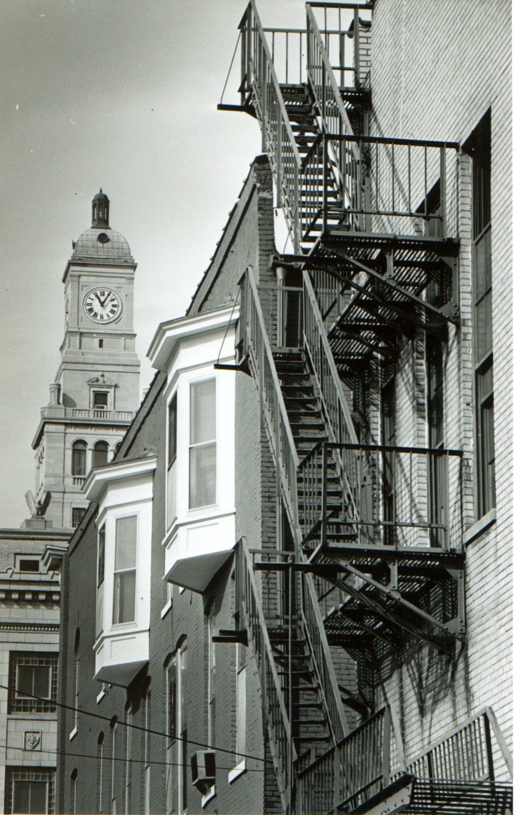 19641018 -- Davenport Bank & Trust Co. Building