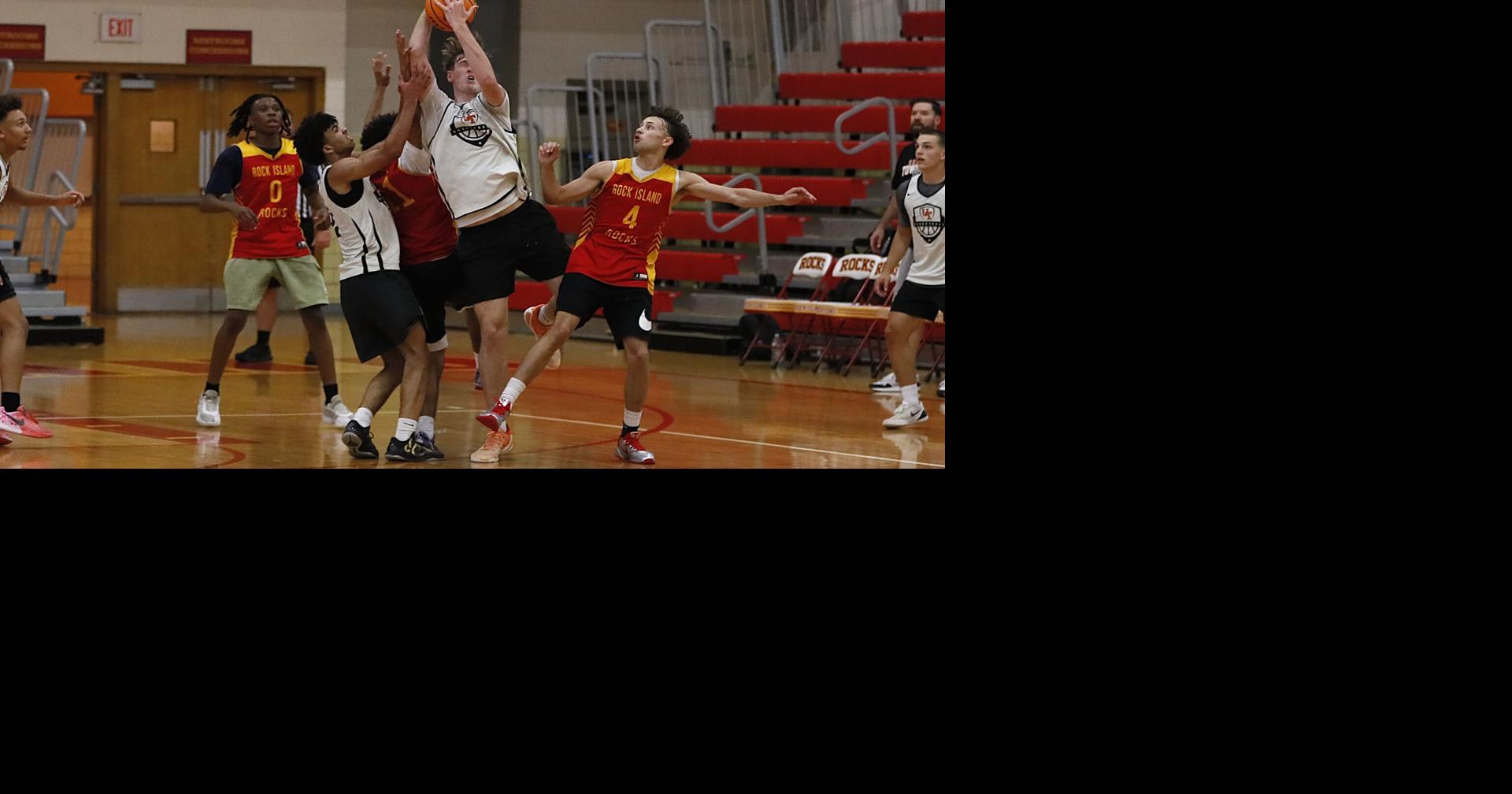 12 images from the Justin Sharp Memorial Shootout between United Township and Rock Island