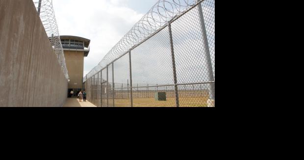 USP Thomson names new warden, permanently becomes low-security prison - Vimarsana News
