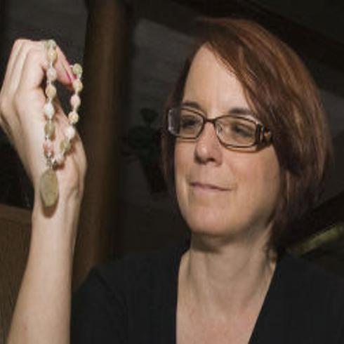Illinois Woman Fuses Memories Into Jewelry Latest News Qconline Com