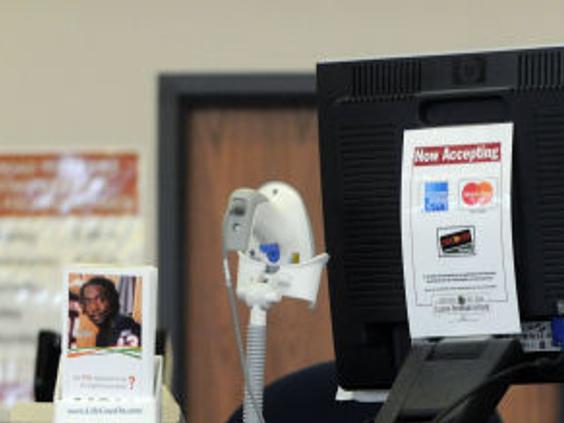 the-illinois-payroll-fewer-workers-more-money