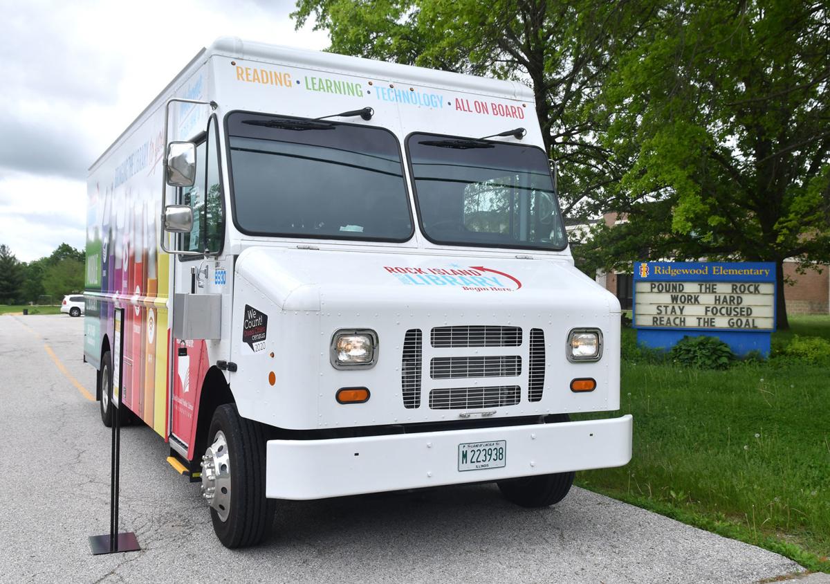052820-qct-bookmobile-015