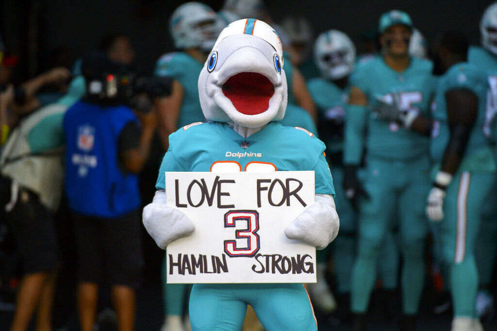 The Buffalo Bills will wear a “3” patch on Sunday in honour of Damar Hamlin  ❤️