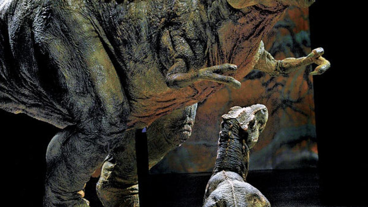 Walking With Dinosaurs Puppeteers Re Create Prehistoric Era Entertainment Qconline Com Walking With Dinosaurs Puppeteers Re Create Prehistoric Era Entertainment Qconline Com