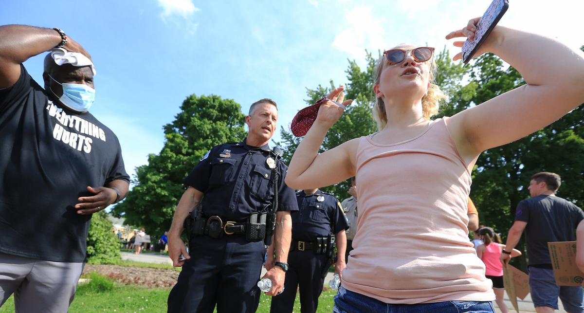 060520-qc-nws-protest-ks-011