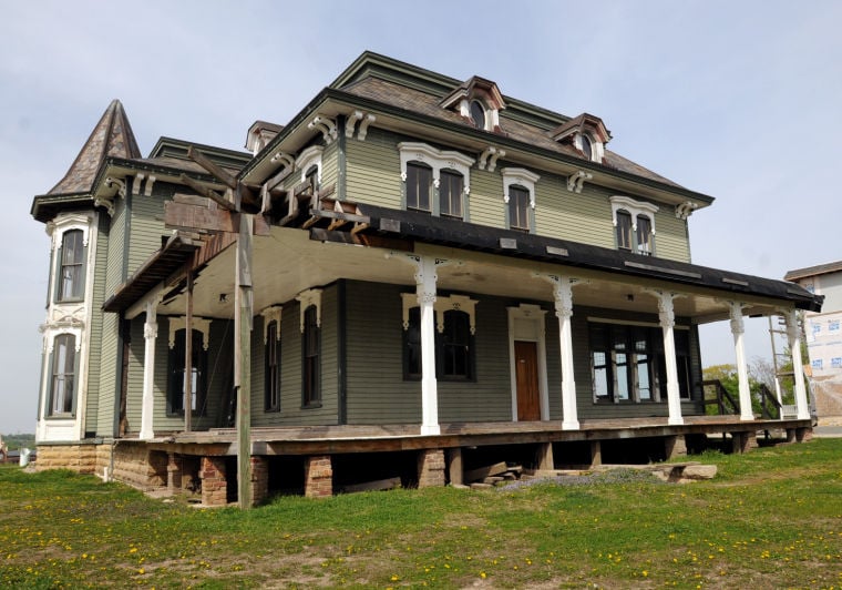 Deere mansion makes Illinois' 10 mostendangered sites list