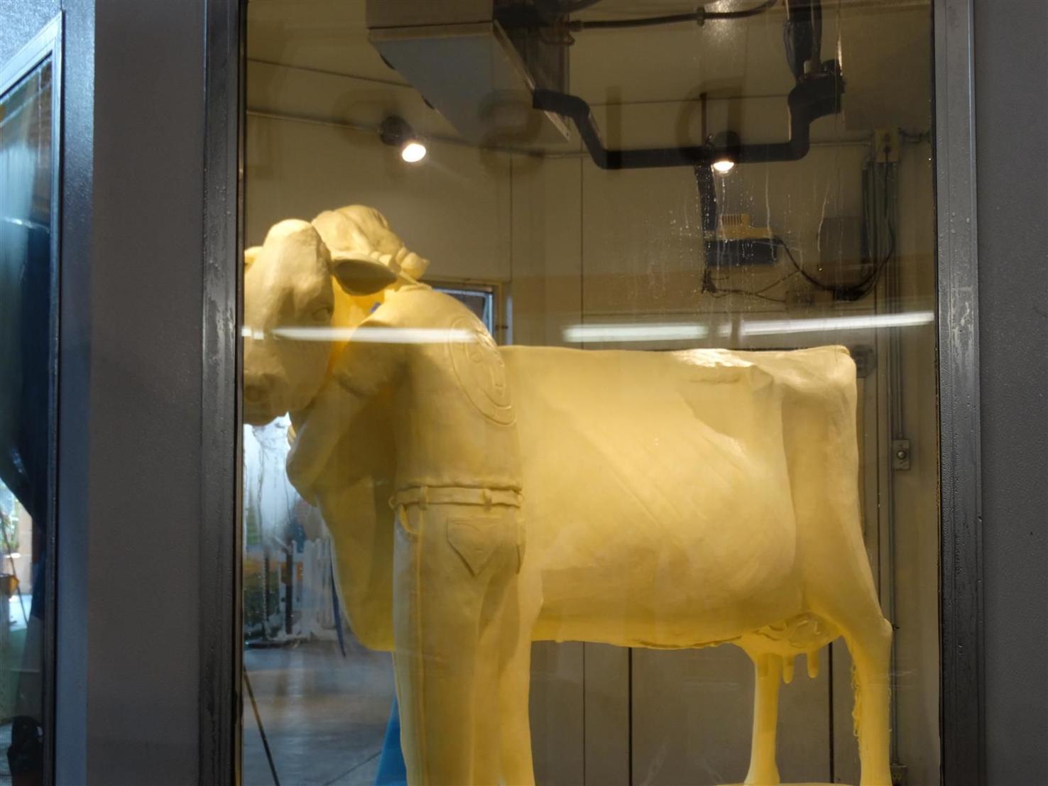 Illinois State Fair butter cow unveiled