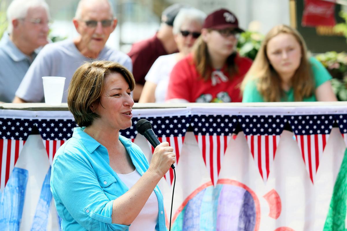 070419-mus-klobuchar-010
