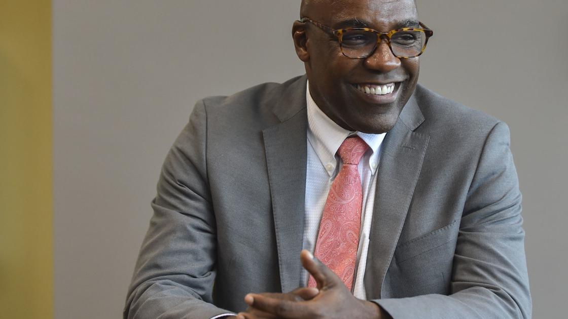 Raoul emphasizes legal, legislative experience | Elections | qconline.com