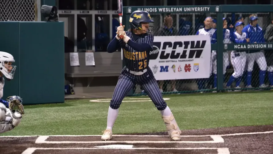 Softball defeats Millikin to advance in CCIW Tournament