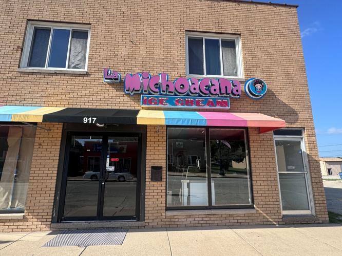 La Michoacana Ice Cream building 1.jpg