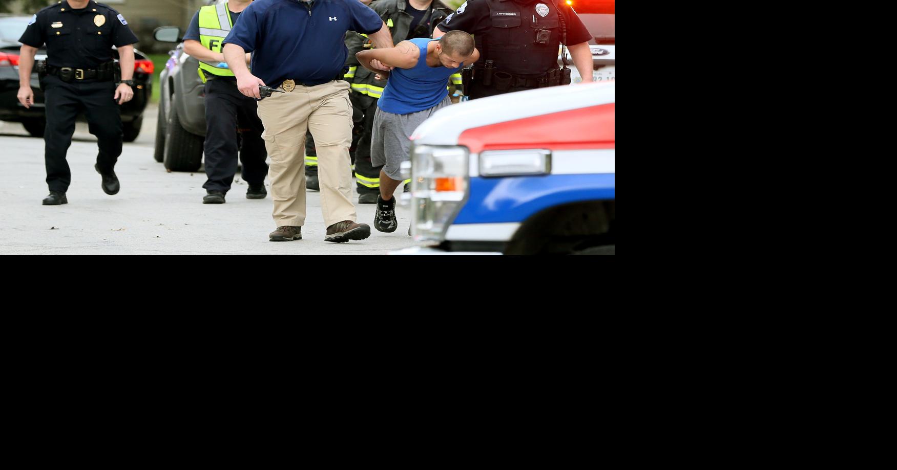 Man charged with shooting Davenport officer pleads not guilty