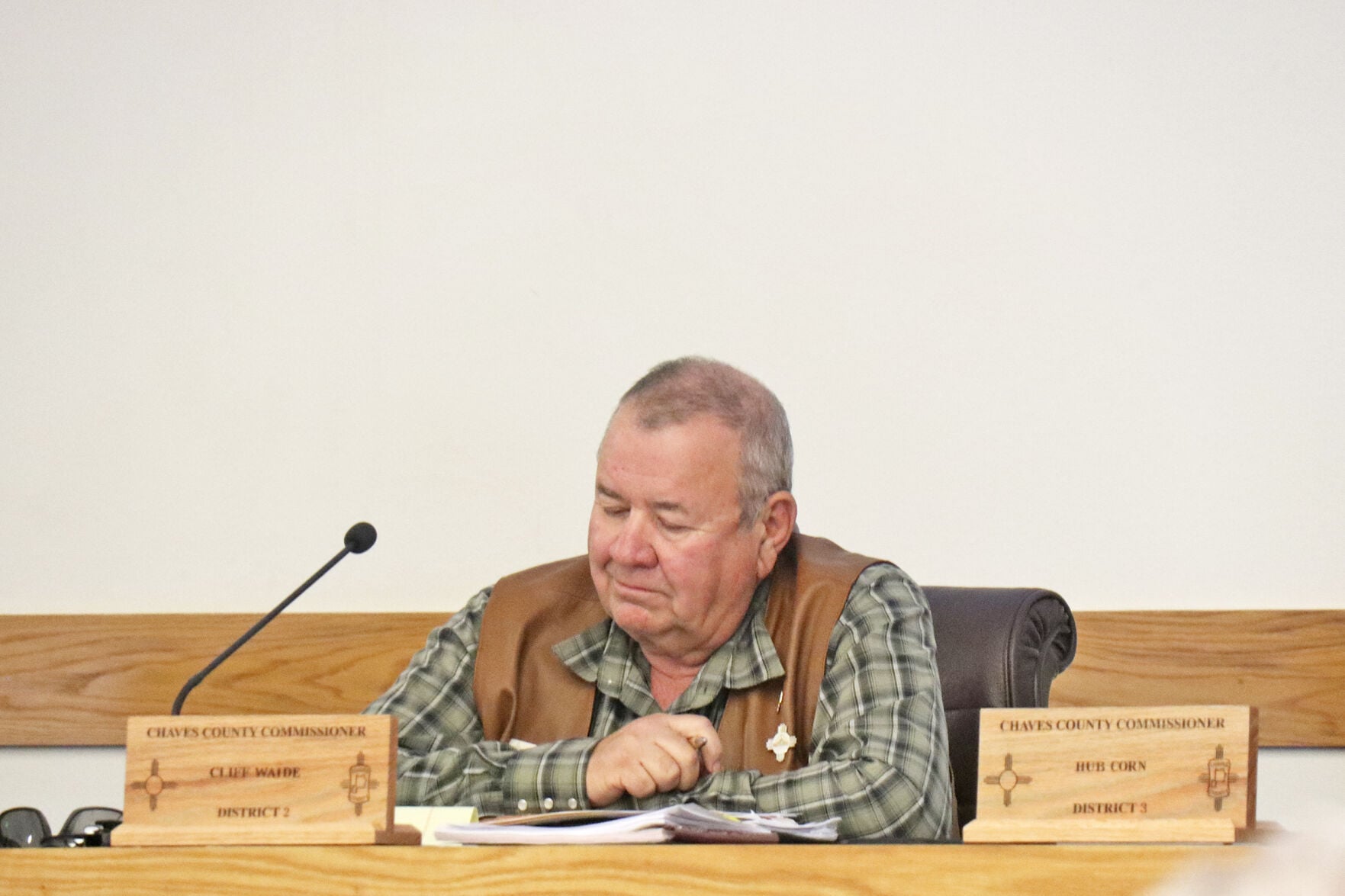 Commissioners narrowly allow economic development option for voting